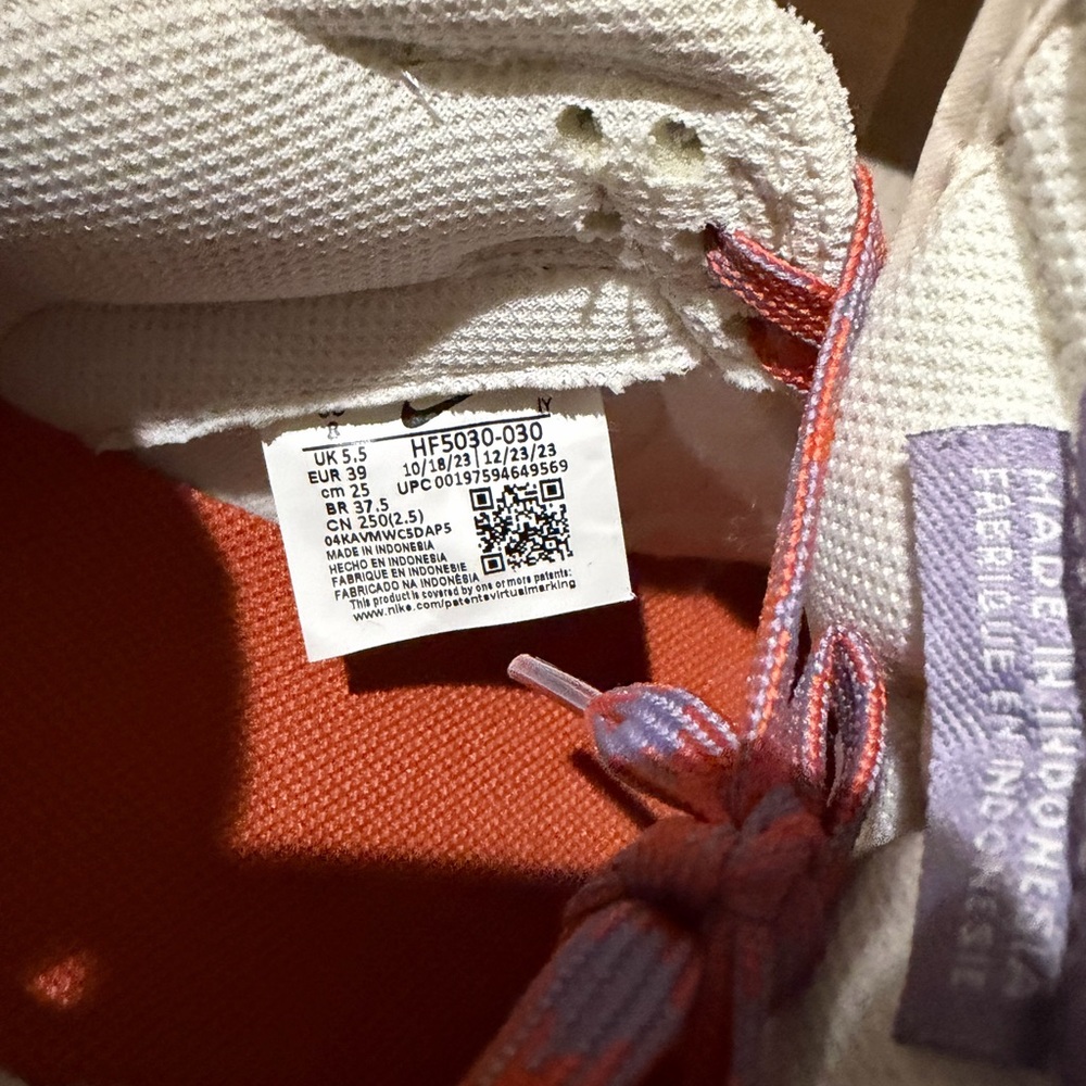 Nike Dunks - image 3